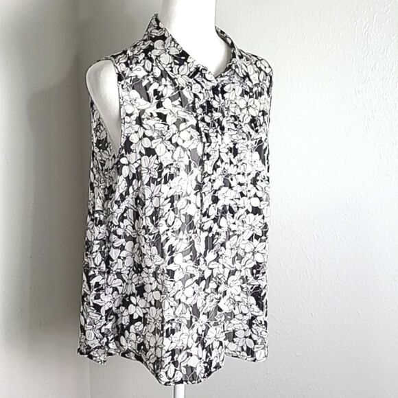 Tommy Hilfiger Sleeveless Top, Sheer B&W Flowers, Button Ruffle Center, Sz Large - Picture 2 of 7